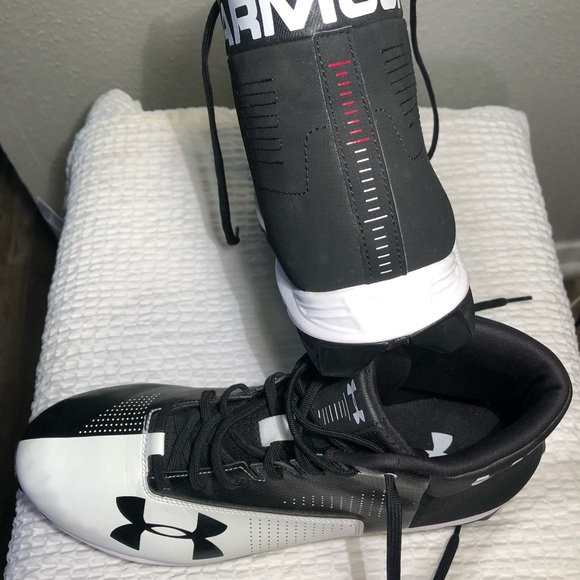 Under Armour NEW Men’s US 10.5 Size Renegade RM Football Cleats Black High Top - Picture 3 of 5